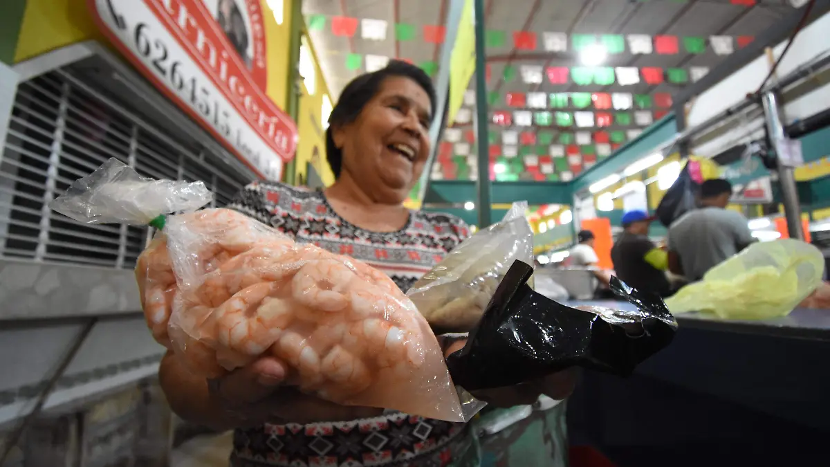 Mariscos en cuaresma Jesus Gutierrez el Sol de Irapuato (10)